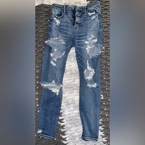 Cute ripped jeans from American eagle!